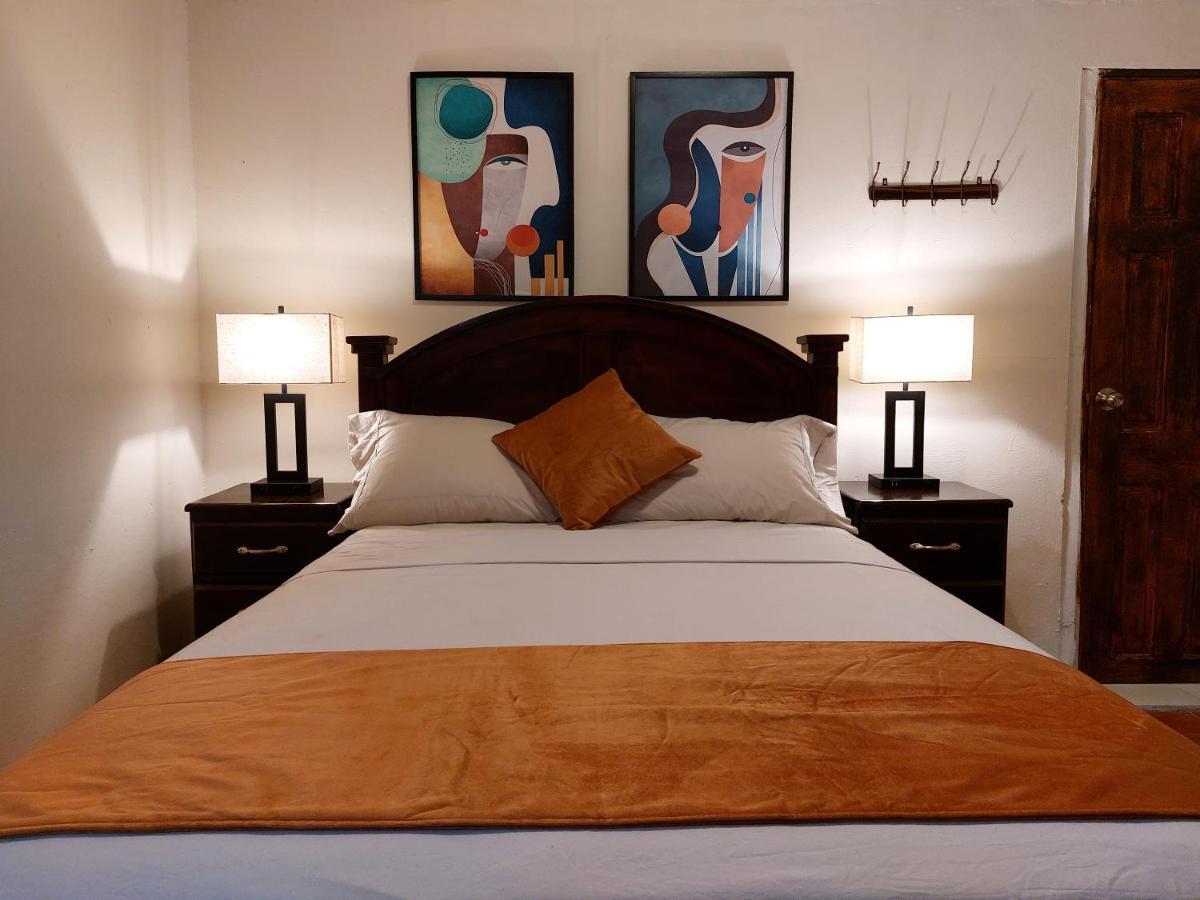 Hospedaje Los Lirios Chitre Ngoại thất bức ảnh