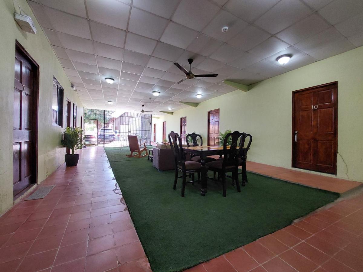 Hospedaje Los Lirios Chitre Ngoại thất bức ảnh