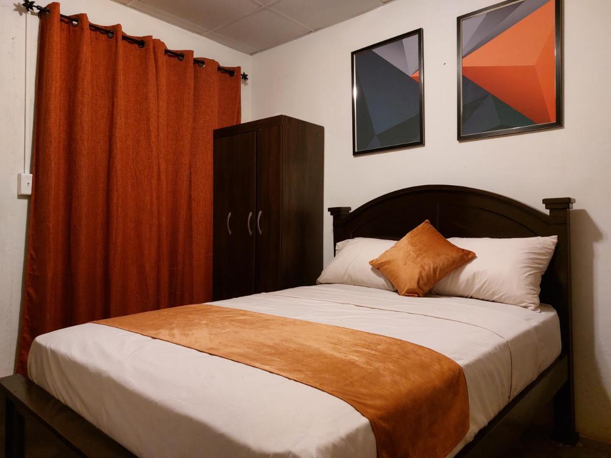 Hospedaje Los Lirios Chitre Ngoại thất bức ảnh