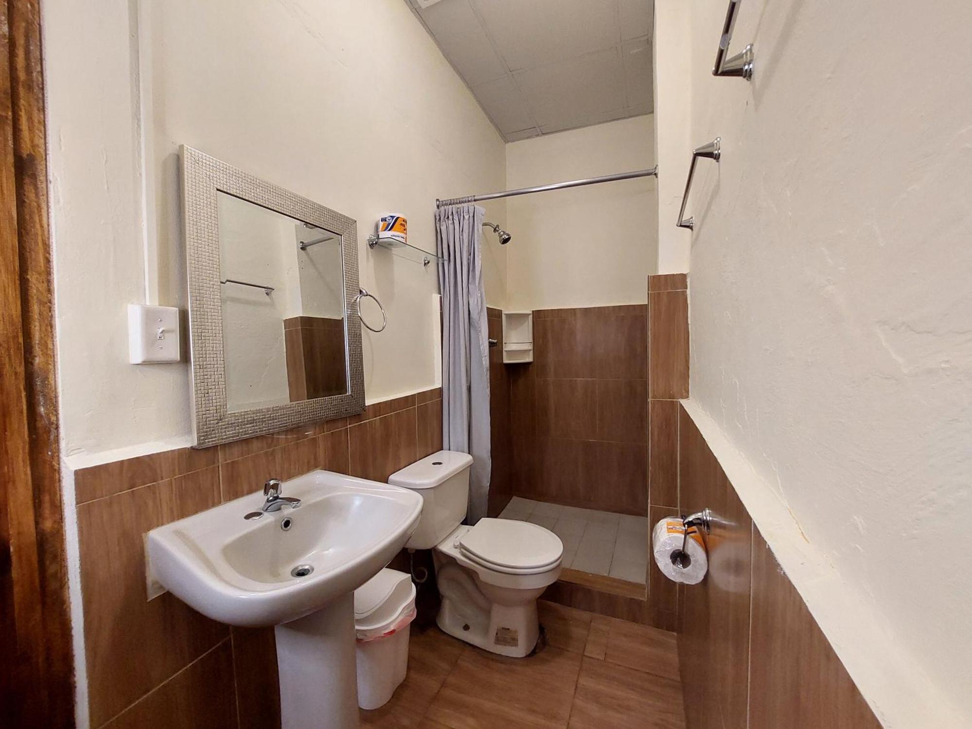 Hospedaje Los Lirios Chitre Ngoại thất bức ảnh